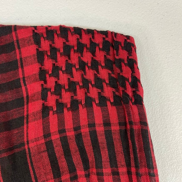 Adult red black checkered plaid tassel fringe thin knit fashion wrap scarf soft - Picture 4 of 4